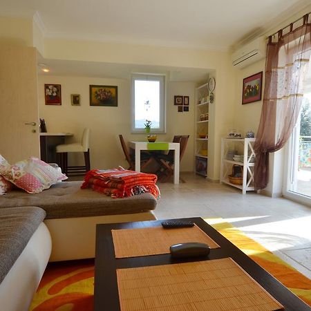 Apartment Kare โรวีน ภายนอก รูปภาพ