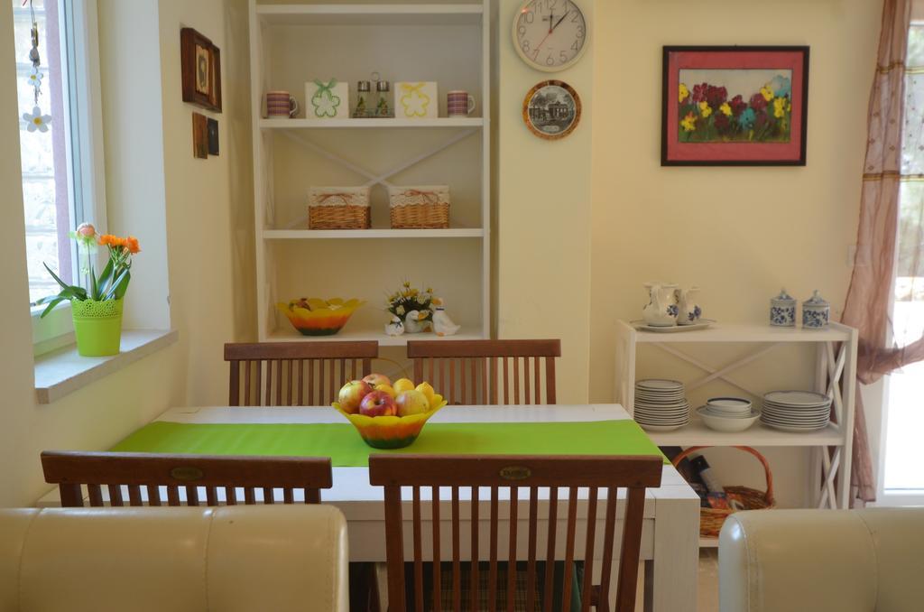 Apartment Kare โรวีน ภายนอก รูปภาพ