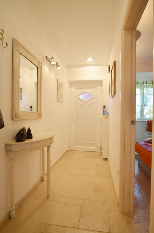 Apartment Kare โรวีน ภายนอก รูปภาพ