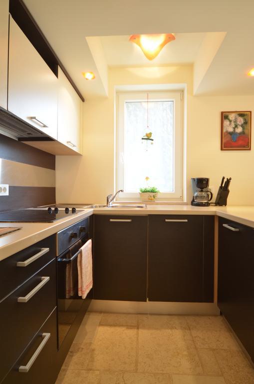 Apartment Kare โรวีน ภายนอก รูปภาพ