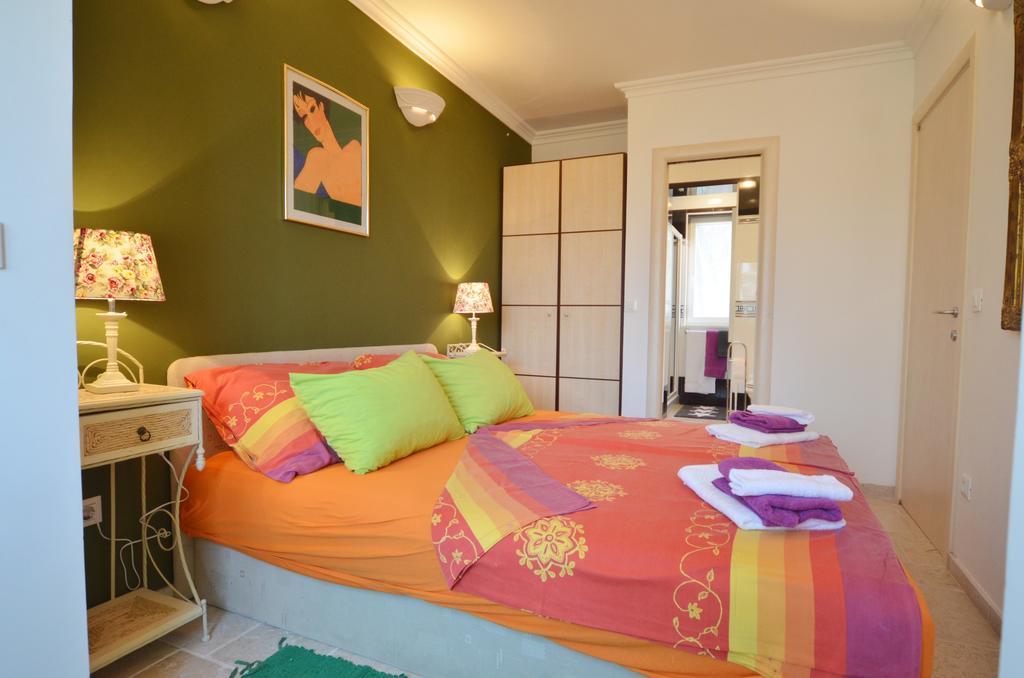 Apartment Kare โรวีน ภายนอก รูปภาพ